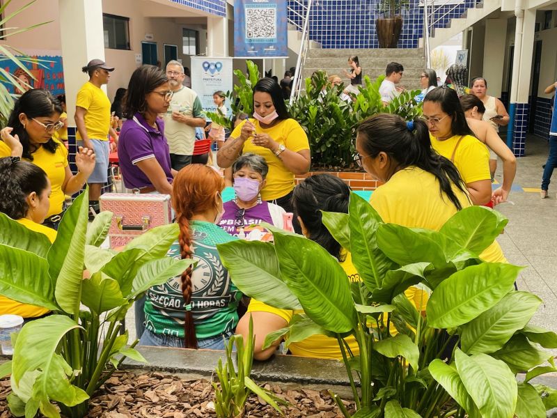 Prefeitura em Movimento na Escola Santa Margarida no bairro 40 Horas