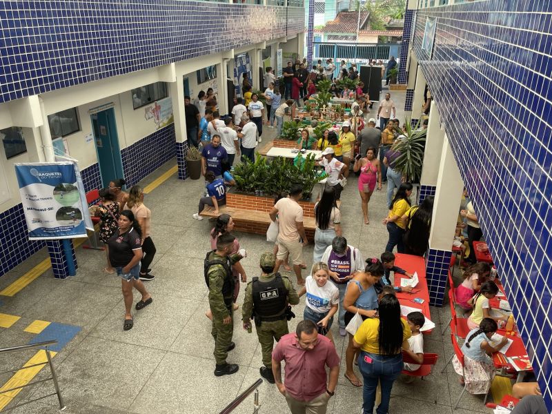 Prefeitura em Movimento na Escola Santa Margarida no bairro 40 Horas