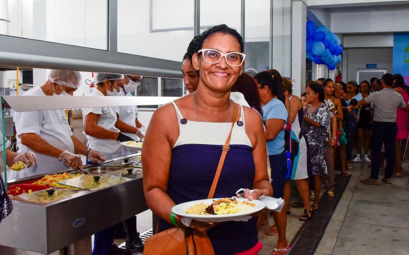 Almoço da Família no Restaurante Popular
