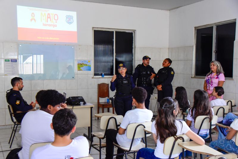 Palestra Maio Laranja na EMEF Neo no PAAR