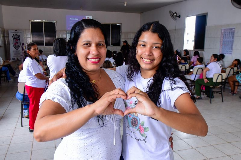 Palestra Maio Laranja na EMEF Neo no PAAR