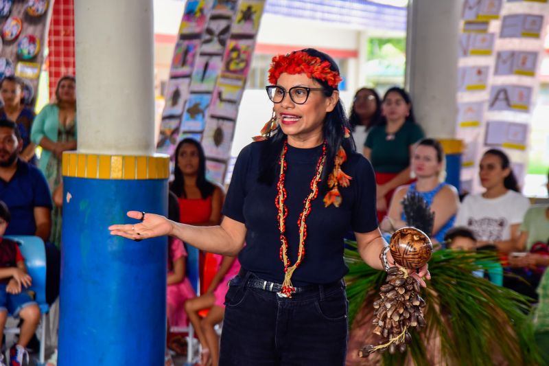 Roda de conversa com escritora Márcia Kambeba na CMREI Irmã Dulce em Águas Lindas