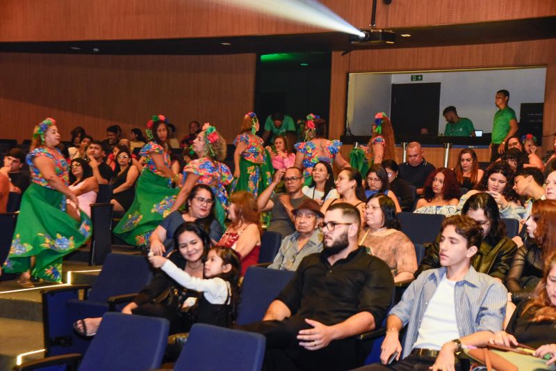 Especial de aniversário do parque com açaí Big Band no teatro Municipal de Ananindeua