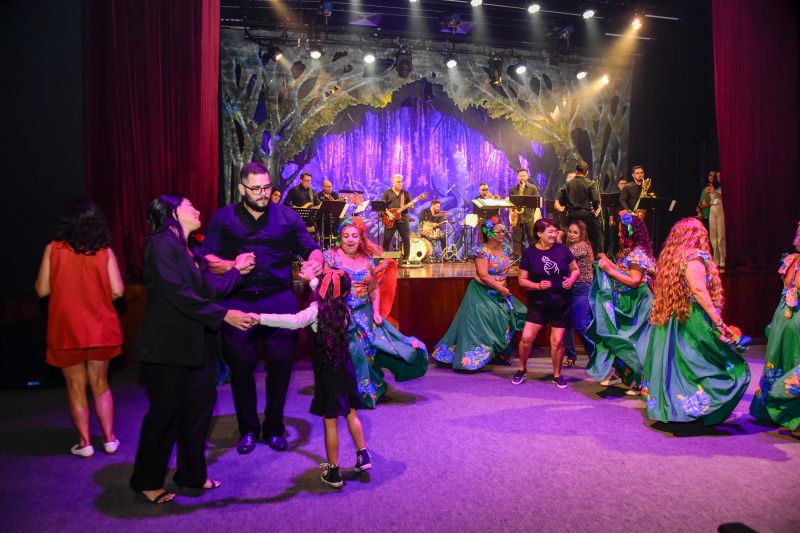 Especial de aniversário do parque com açaí Big Band no teatro Municipal de Ananindeua