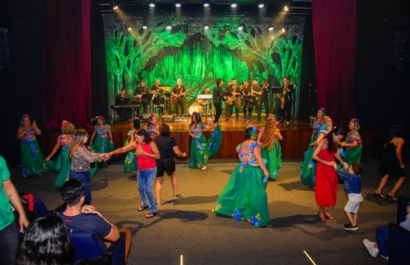 Especial de aniversário do parque com açaí Big Band no teatro Municipal de Ananindeua