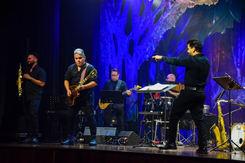 Especial de aniversário do parque com açaí Big Band no teatro Municipal de Ananindeua