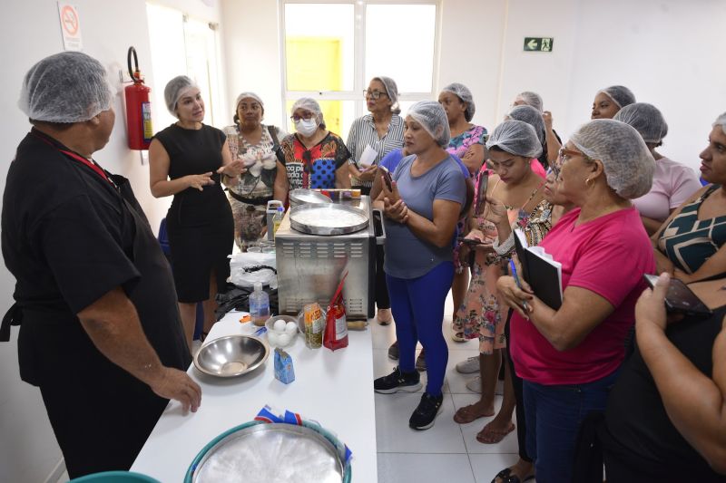 Curso de produção de pizza na Casa da Mulher Brasileira