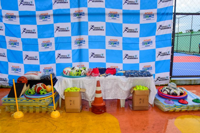 Entrega de material esportivos no Park Zona Sul