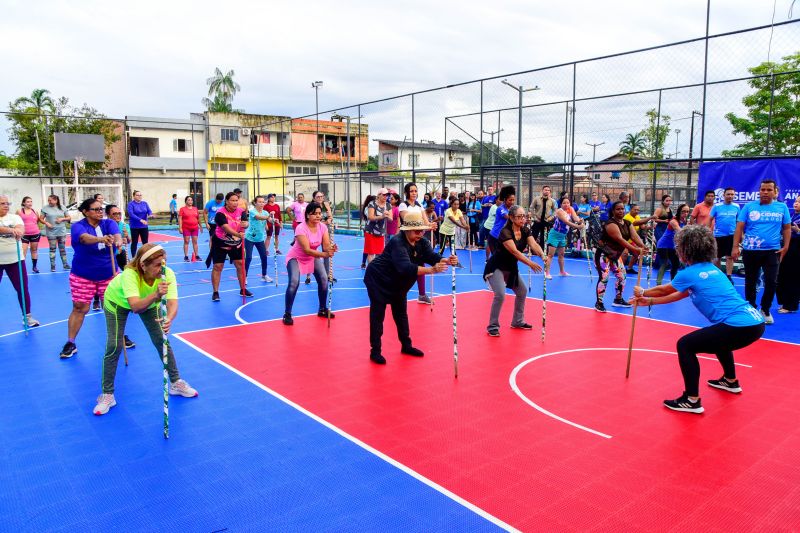 Entrega de material esportivos no Park Zona Sul