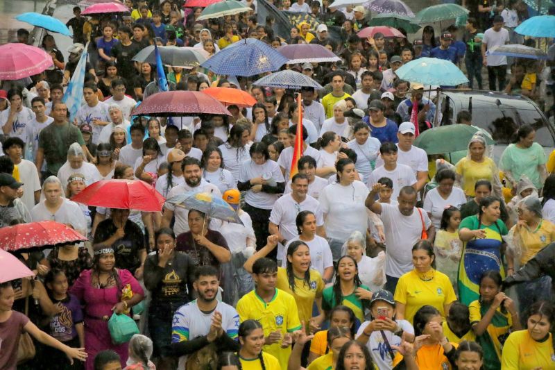 Marcha para Jesus da praça da Bíblia até Arterial 18