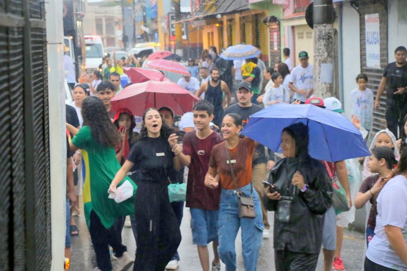 Marcha para Jesus da praça da Bíblia até Arterial 18