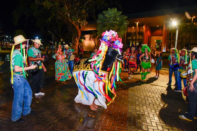 Circuito Cultural Junino com Boi do Kutaka