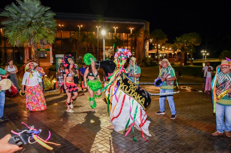 Circuito Cultural Junino com Boi do Kutaka