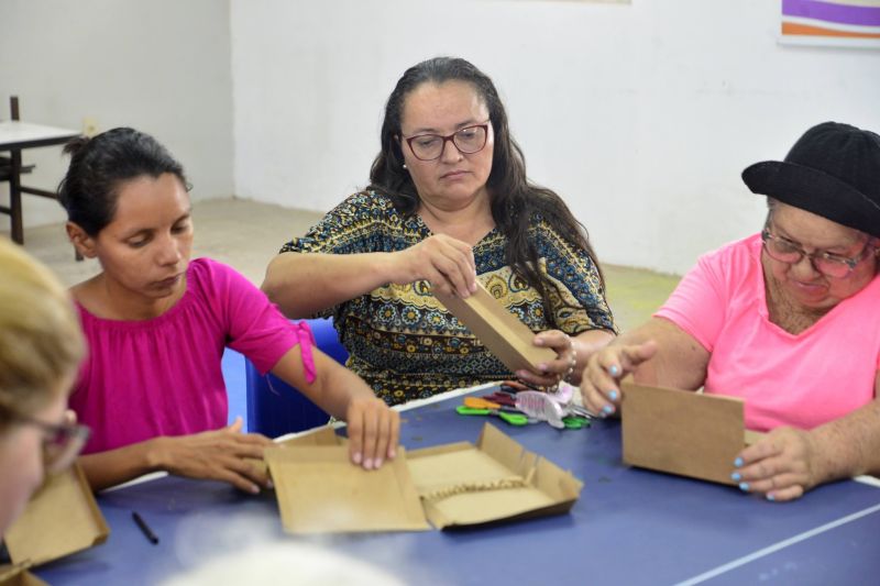 Oficina e embalagem no CRAS da Cidade Nova 6
