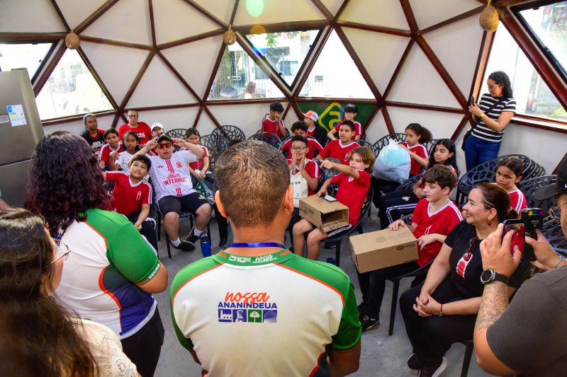 Visita de estudantes no HUB da SEURB na Cidade Nova