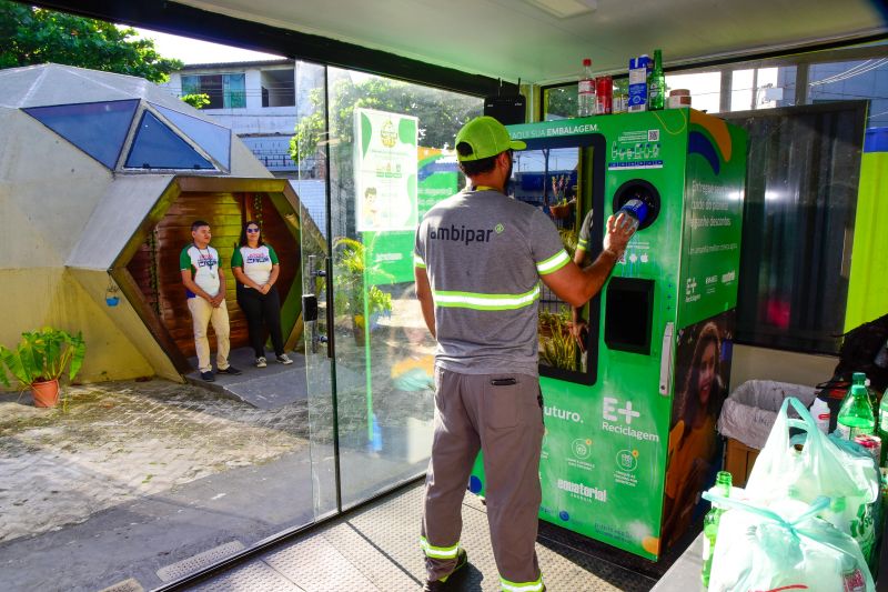 Visita de estudantes no HUB da SEURB na Cidade Nova