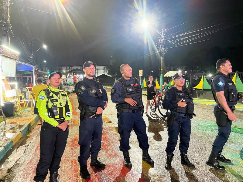 Jogo do Brasil com telão no parque Vila Maguary