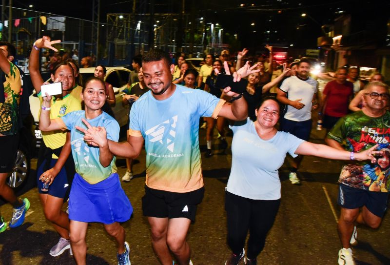 Corrida Circuito Night Run Ananin na Praça da Bíblia