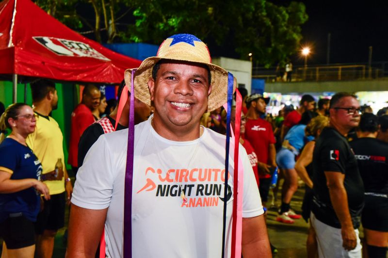 Corrida Circuito Night Run Ananin na Praça da Bíblia