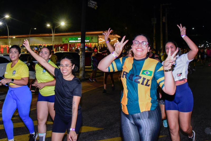 Corrida Circuito Night Run Ananin na Praça da Bíblia
