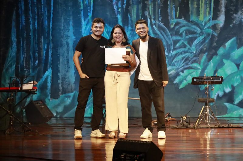 Espetáculo Brasilidades no Teatro Municipal de Ananindeua