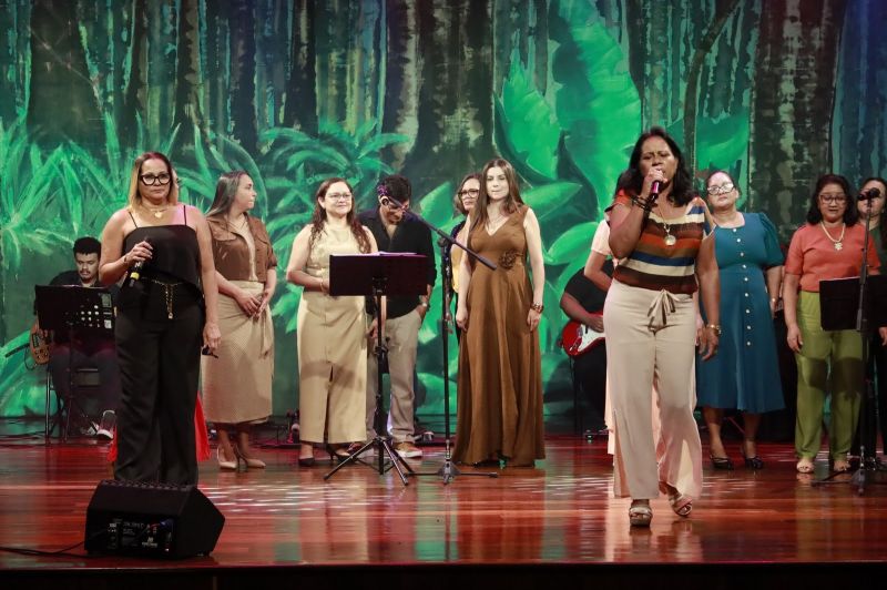 Espetáculo Brasilidades no Teatro Municipal de Ananindeua
