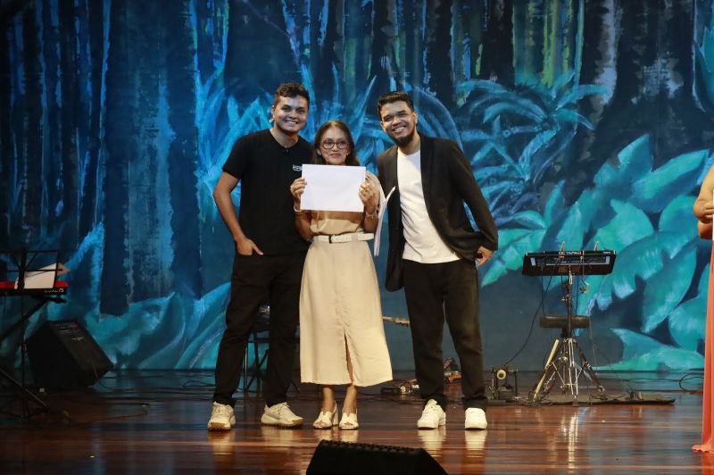 Espetáculo Brasilidades no Teatro Municipal de Ananindeua