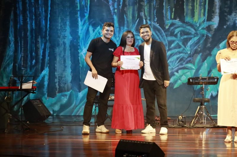 Espetáculo Brasilidades no Teatro Municipal de Ananindeua