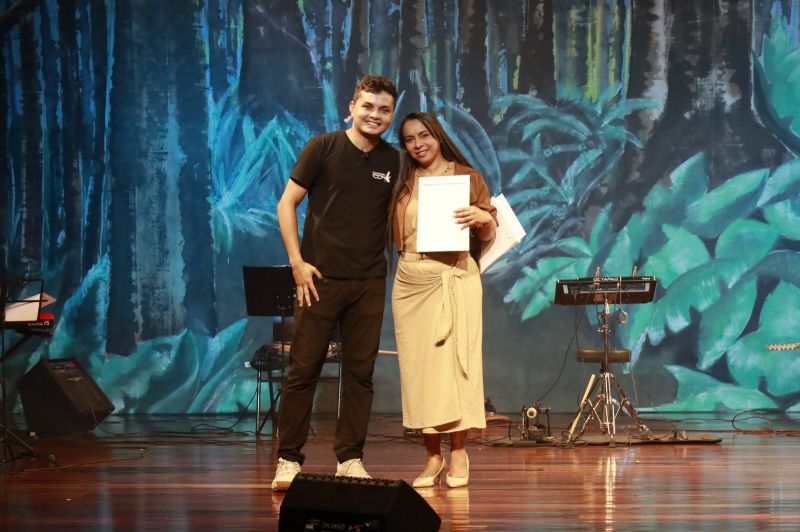 Espetáculo Brasilidades no Teatro Municipal de Ananindeua