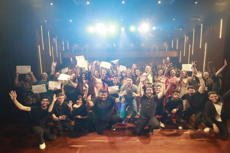 Espetáculo Brasilidades no Teatro Municipal de Ananindeua