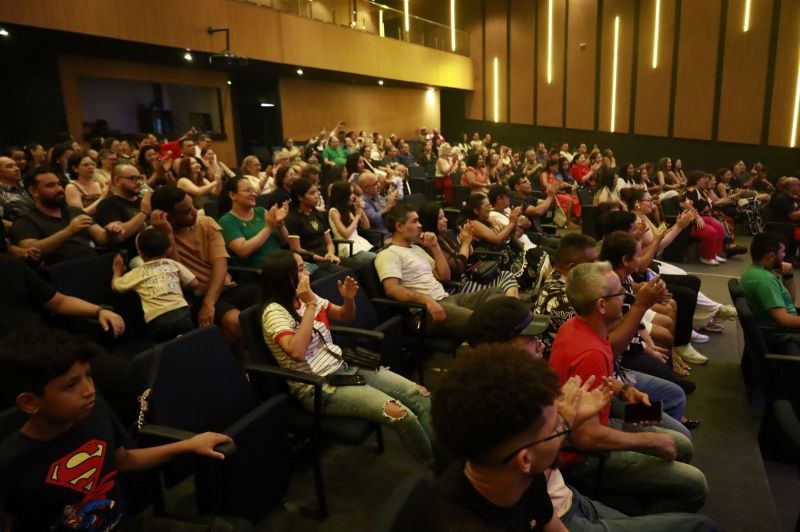 Espetáculo Brasilidades no Teatro Municipal de Ananindeua