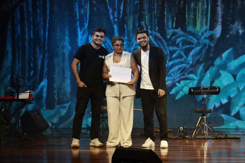 Espetáculo Brasilidades no Teatro Municipal de Ananindeua