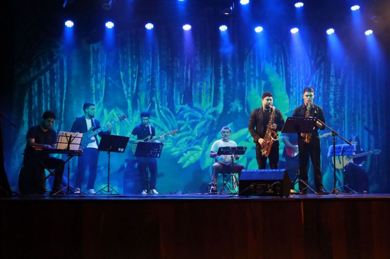 Espetáculo Brasilidades no Teatro Municipal de Ananindeua