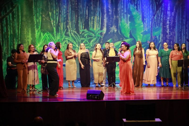 Espetáculo Brasilidades no Teatro Municipal de Ananindeua