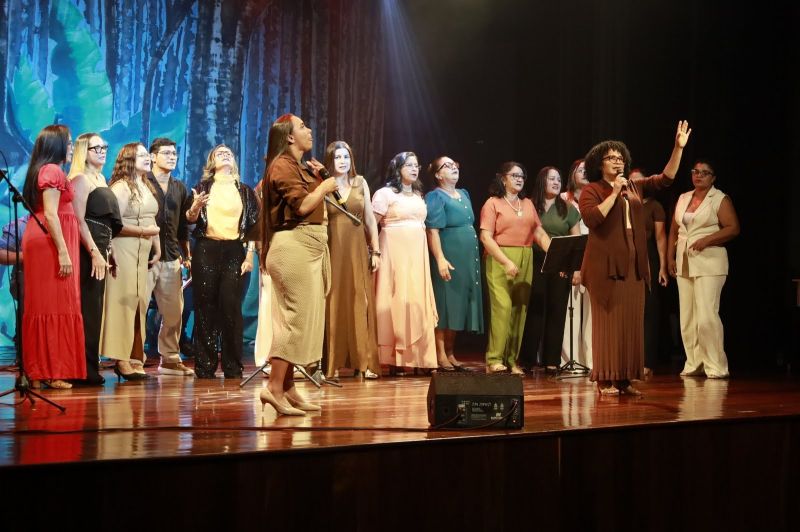 Espetáculo Brasilidades no Teatro Municipal de Ananindeua