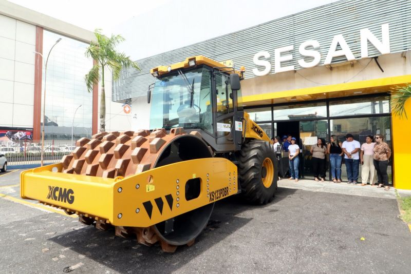 Entrega de equipamento Rolo Compactor