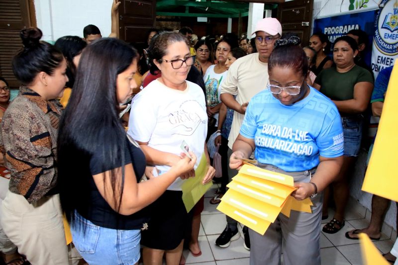 Entrega de títulos de propriedade da comunidade do Piscinão no Icuí