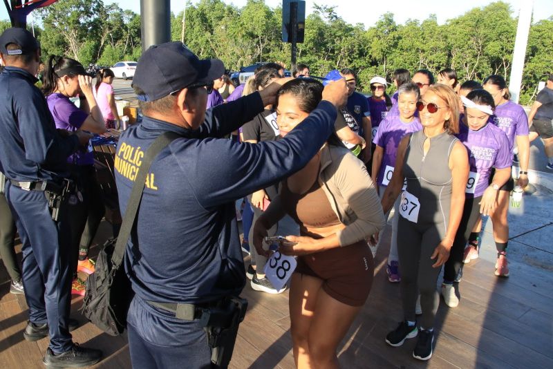 Corrida do projeto Defesa Pessoal para Mulheres (PDP-Mulheres) na Orla do Icuí