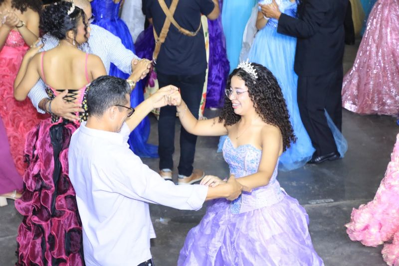 Baile de Debutantes na AABB