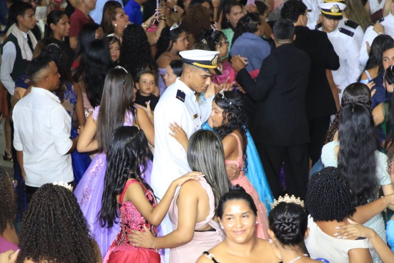 Baile de Debutantes na AABB