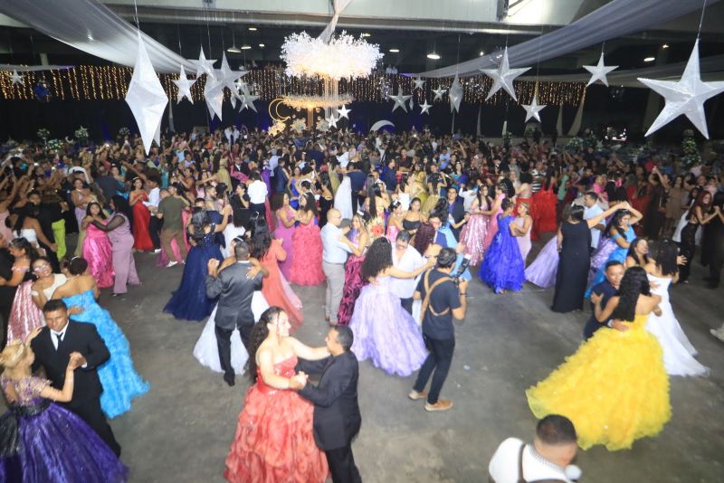 Baile de Debutantes na AABB
