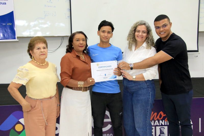 Entrega de certificado no Sine Ananindeua