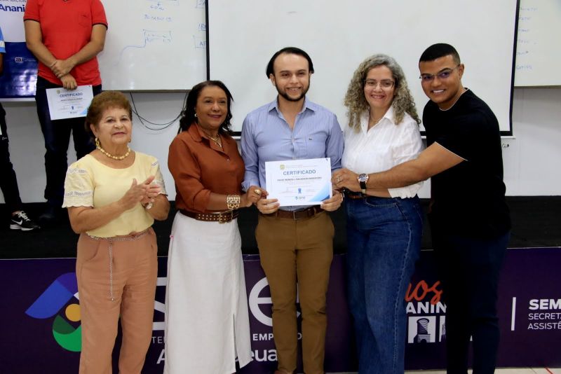 Entrega de certificado no Sine Ananindeua