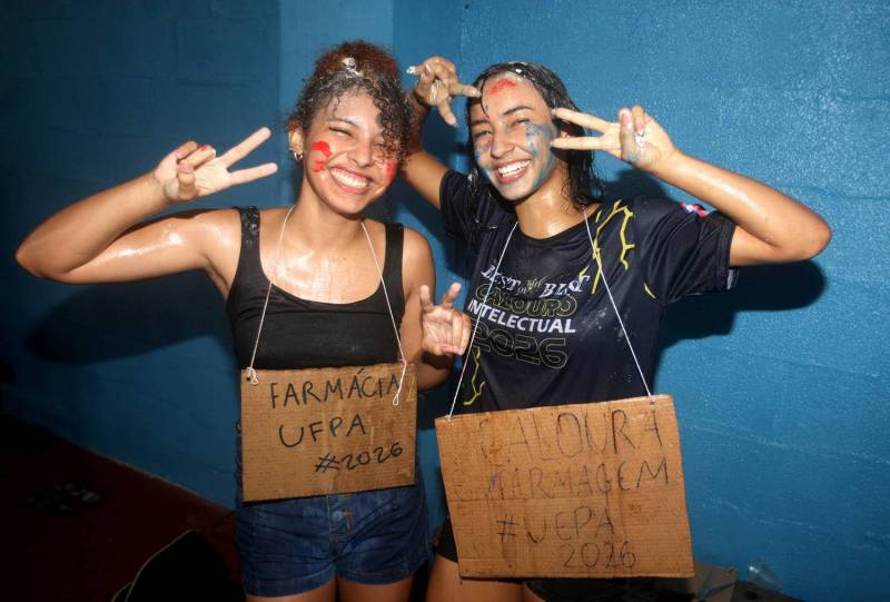 Alunuas do cursinho aprovadas.