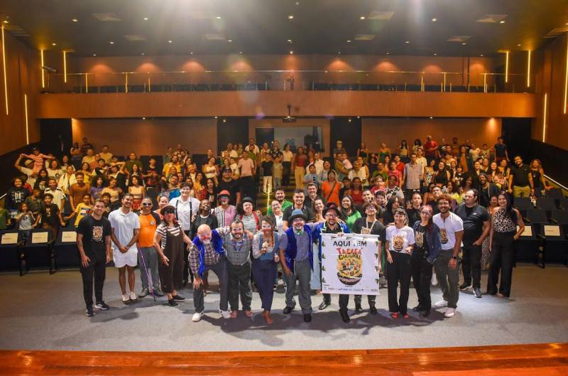 Entre risos e acrobacias, encerramento de oficina transforma domingo em celebração do circo em Ananindeua