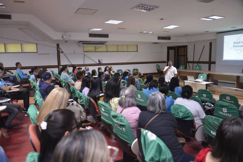 Agentes de saúde lotam o auditório da Unama Ananindeua.