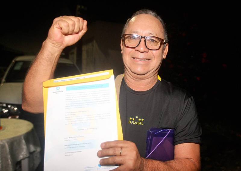Após anos de espera, moradores do Pindorama recebem títulos de propriedade em Ananindeua