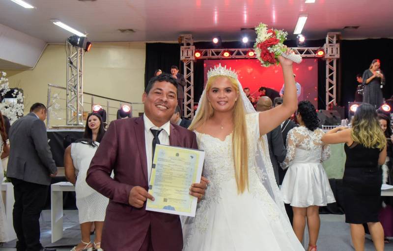 Casamento Comunitário realiza o sonho de 103 casais em Ananindeua