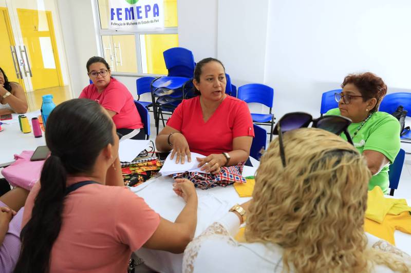 Na Casa da Mulher Brasileira as mulheres tiveram a oportunidade de aprender a customizar roupas