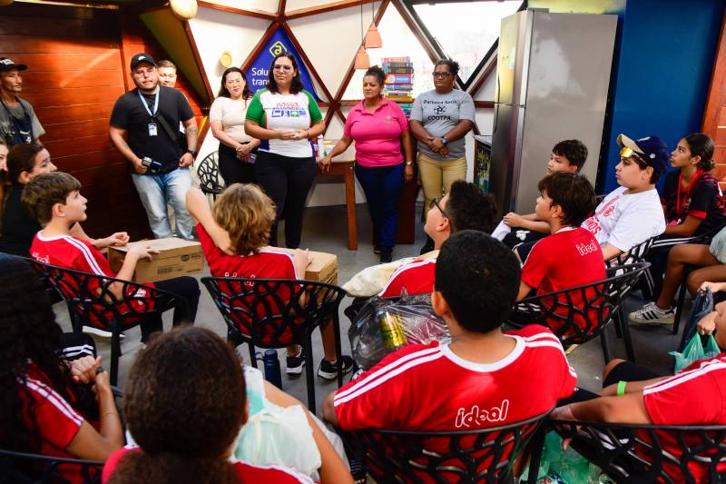 SEURB realiza visita de estudantes no HUB de Reciclagem em Ananindeua